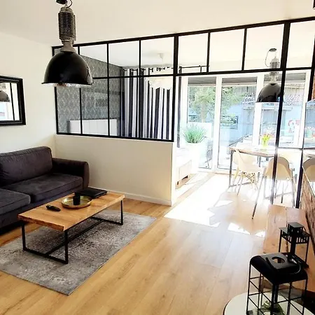 Apartman Meta 20 *